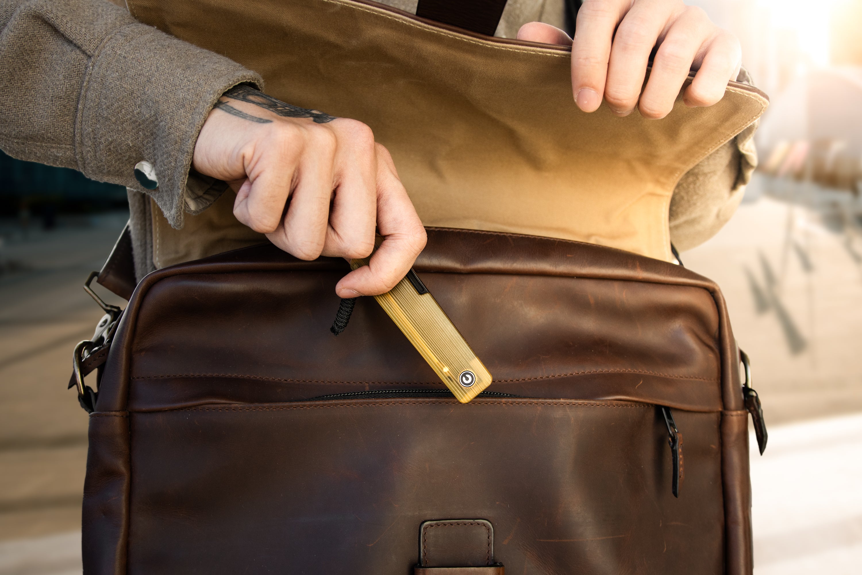 Slippy Sendy Pocket Knife - Ultem - Black Coated Nitro V