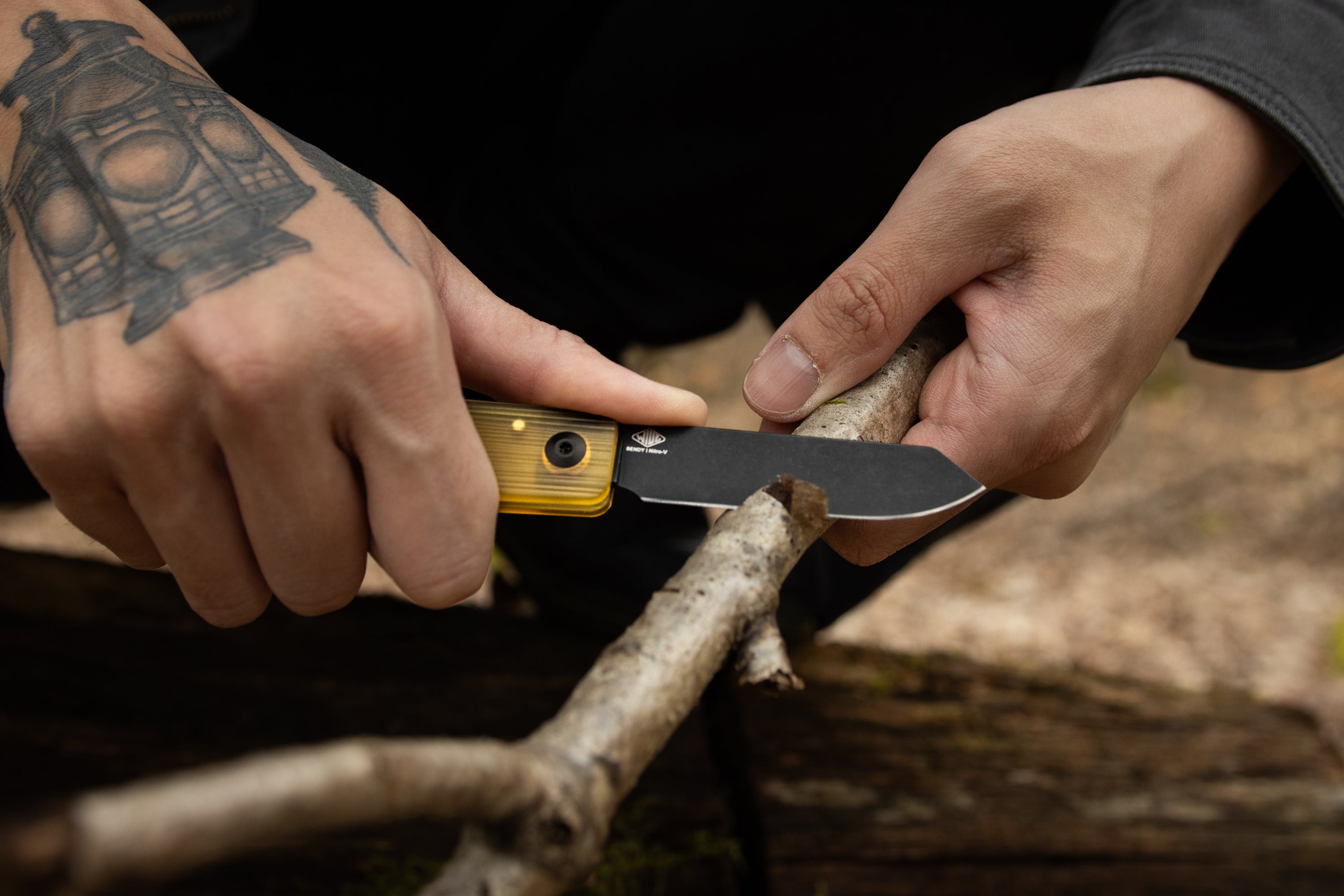 Slippy Sendy Pocket Knife - Ultem - Black Coated Nitro V